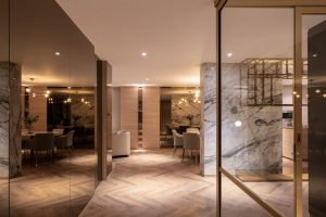 Maak je woning lichter en ruimer door een spiegel op maat